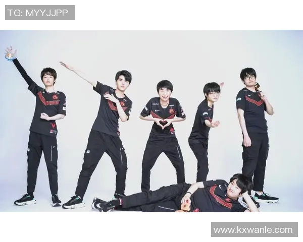 FPX战队重塑辉煌之路：从冠军杯到全新征程的特别报道